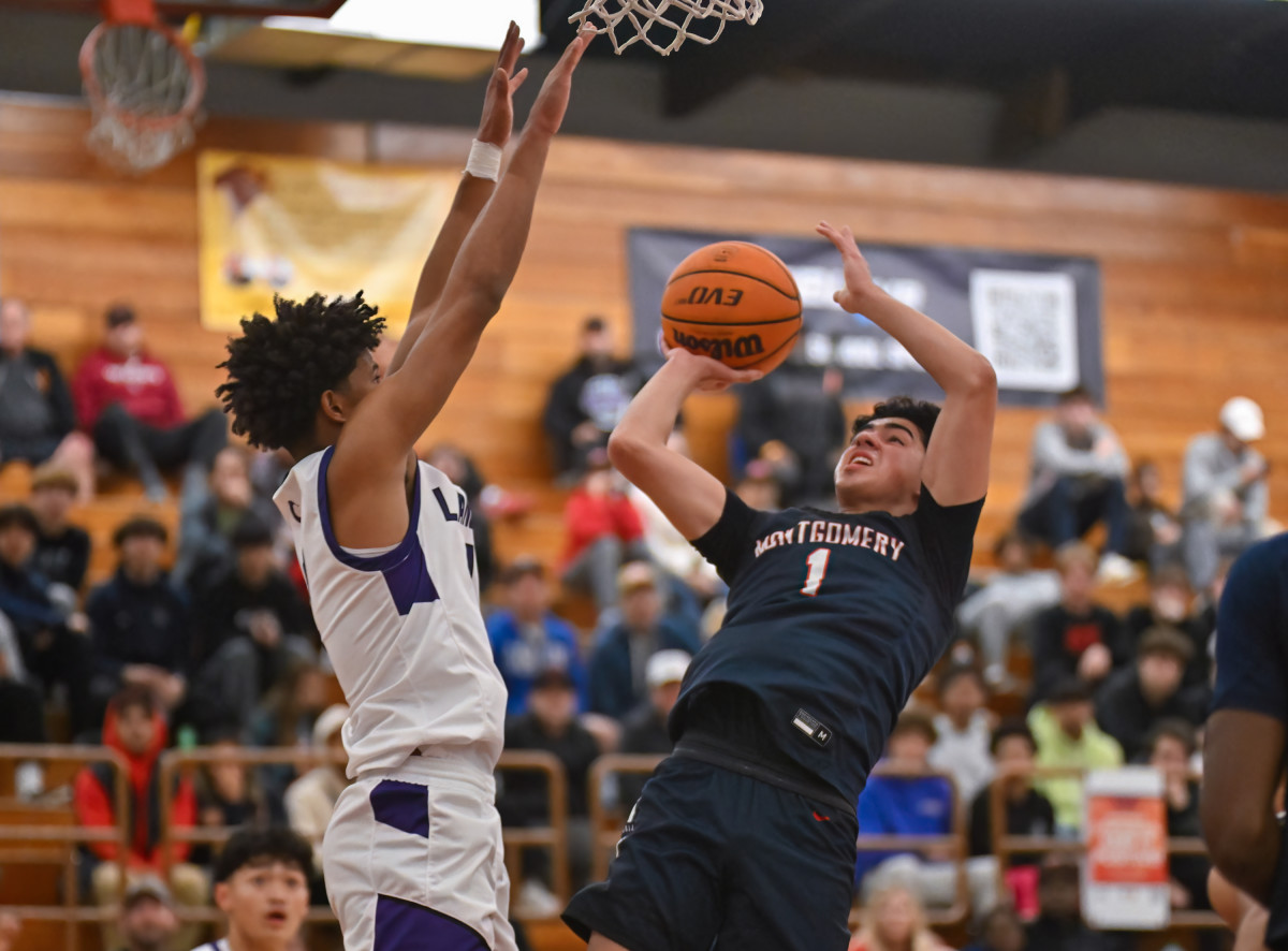 24 Montgomery vs. Carlsbad 12-23-23 Justin Fine